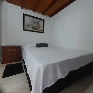 aparta-suite-junior.colombiamedellinhotels.com/